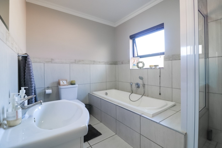 2 Bedroom Property for Sale in Groenvlei Sh Free State